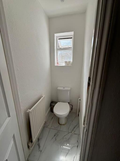 East London 2 Bedroom Flat מראה חיצוני תמונה
